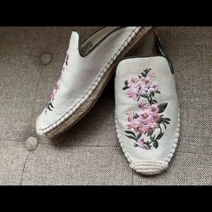 Ann Taylor Floral Flats